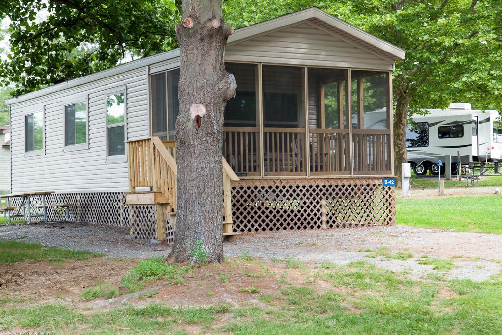 Circle M Camping Resort Screened Park Model 27 Wabank Экстерьер фото